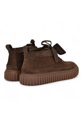 Polacco uomo in camoscio colore testa di moro. CLARKS | TORHILL LACEHI U-DARK BROWN NUB